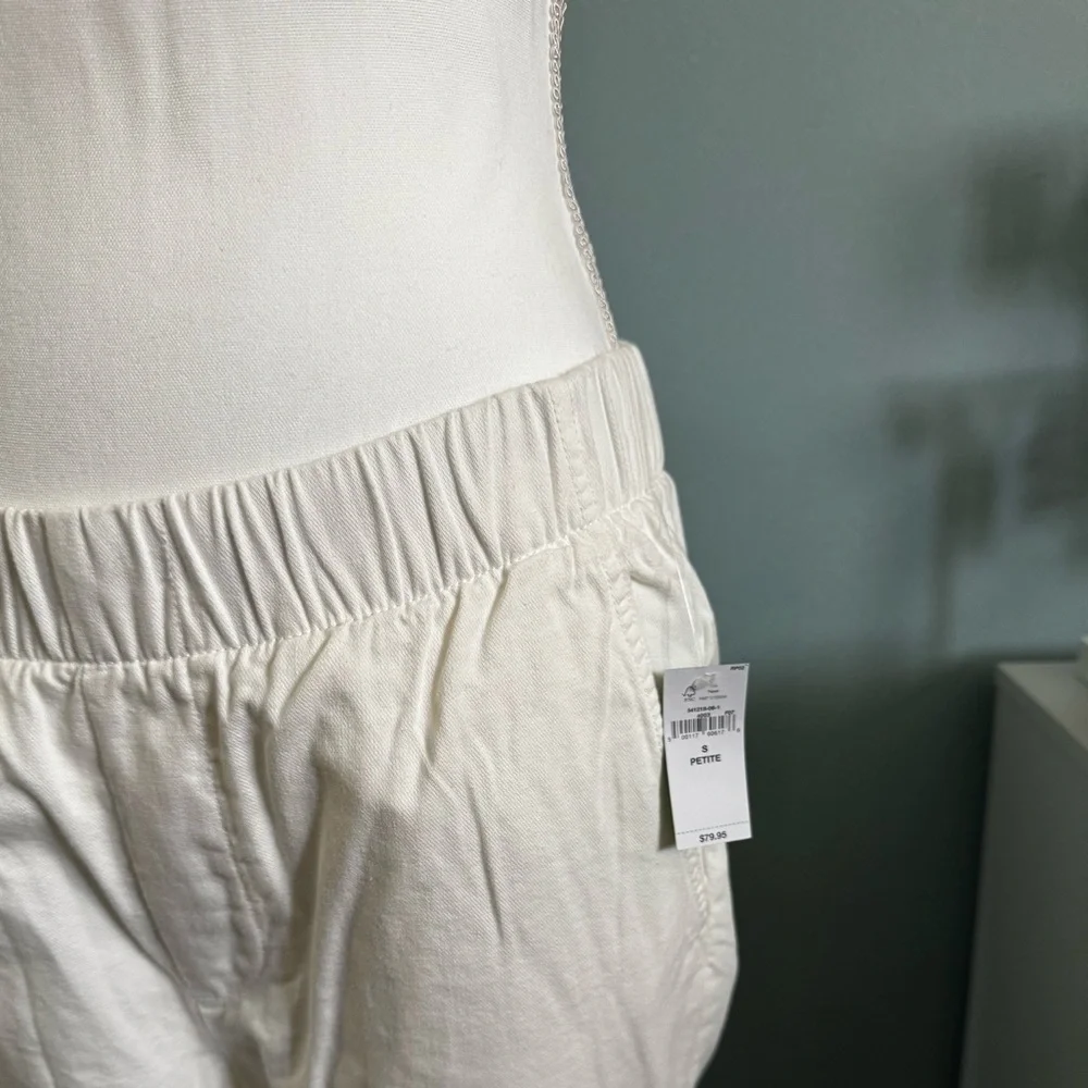 NWT GAP Women's Cream Ankle Cargo Pants Small Petite straight leg - Picture 3 of 4